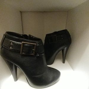 Black bootie